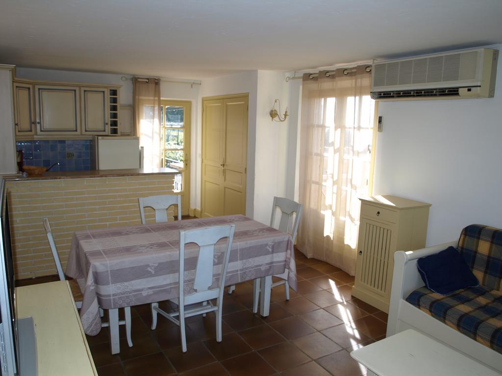 Les Lauriers Roses Aparthotel Rayol-Canadel-sur-Mer Exterior photo