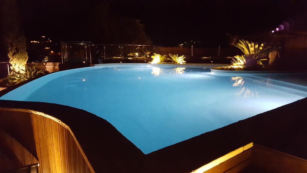 Les Lauriers Roses Aparthotel Rayol-Canadel-sur-Mer Exterior photo